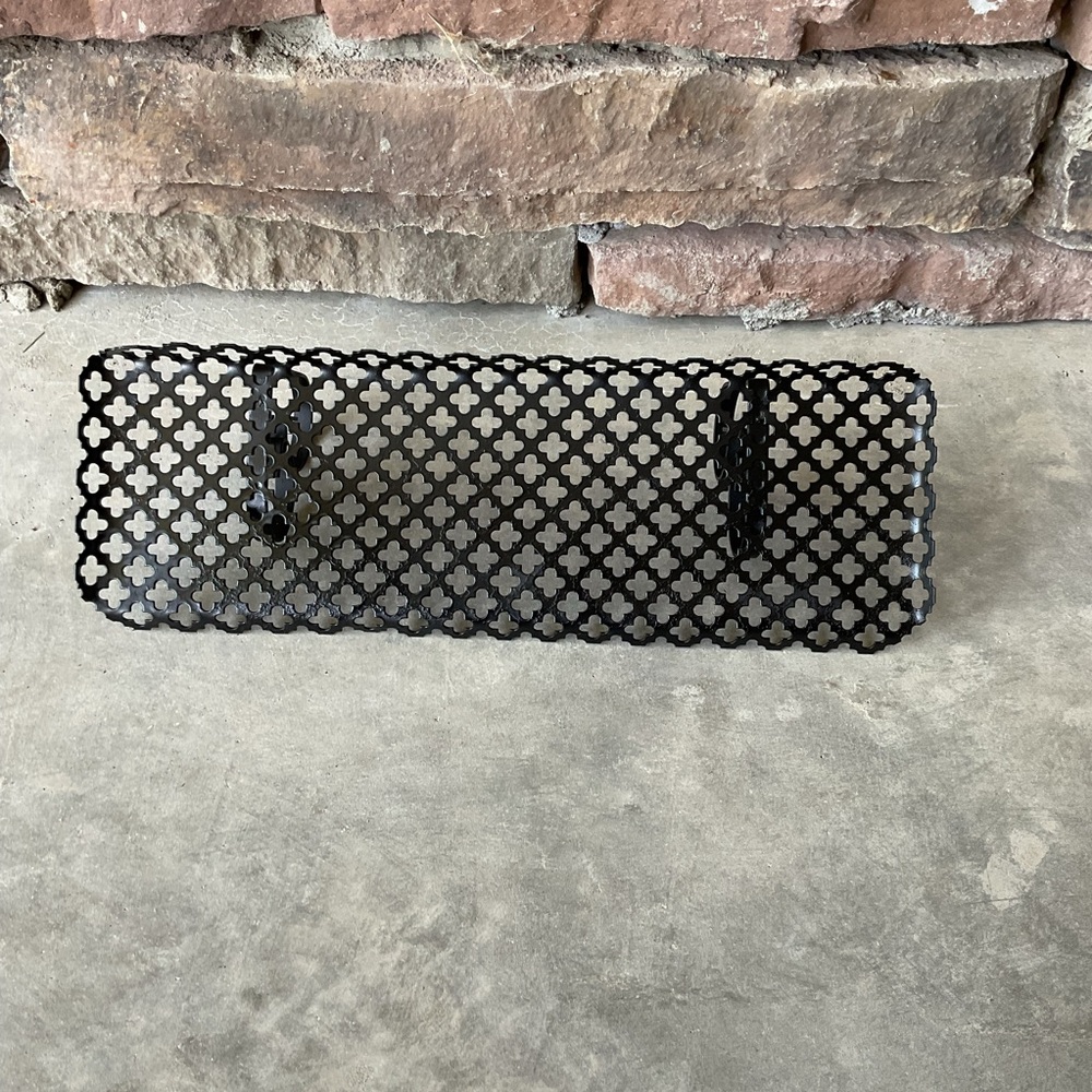 Vintage Mid-Century Modern Metal Rectangular Open Quatrefoil Wall Shelf - Picture 5 of 11